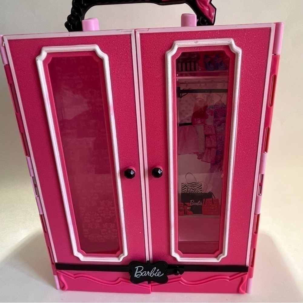 Mattel Barbie Fashion Closet Pink and Black Toy BMB99